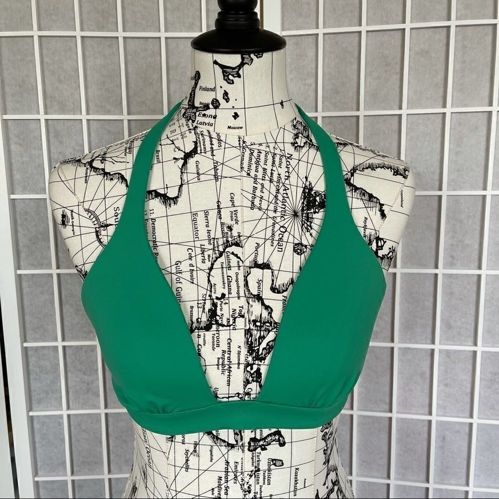 Victoria’s Secret  Swim Bikini Top Size L
